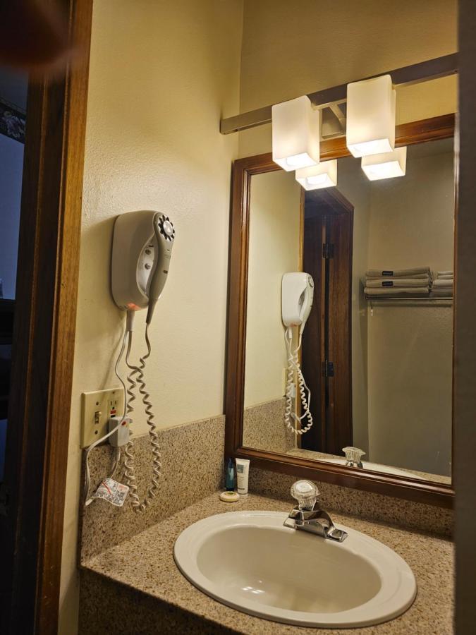 Cle Elum Travelers Inn Екстер'єр фото