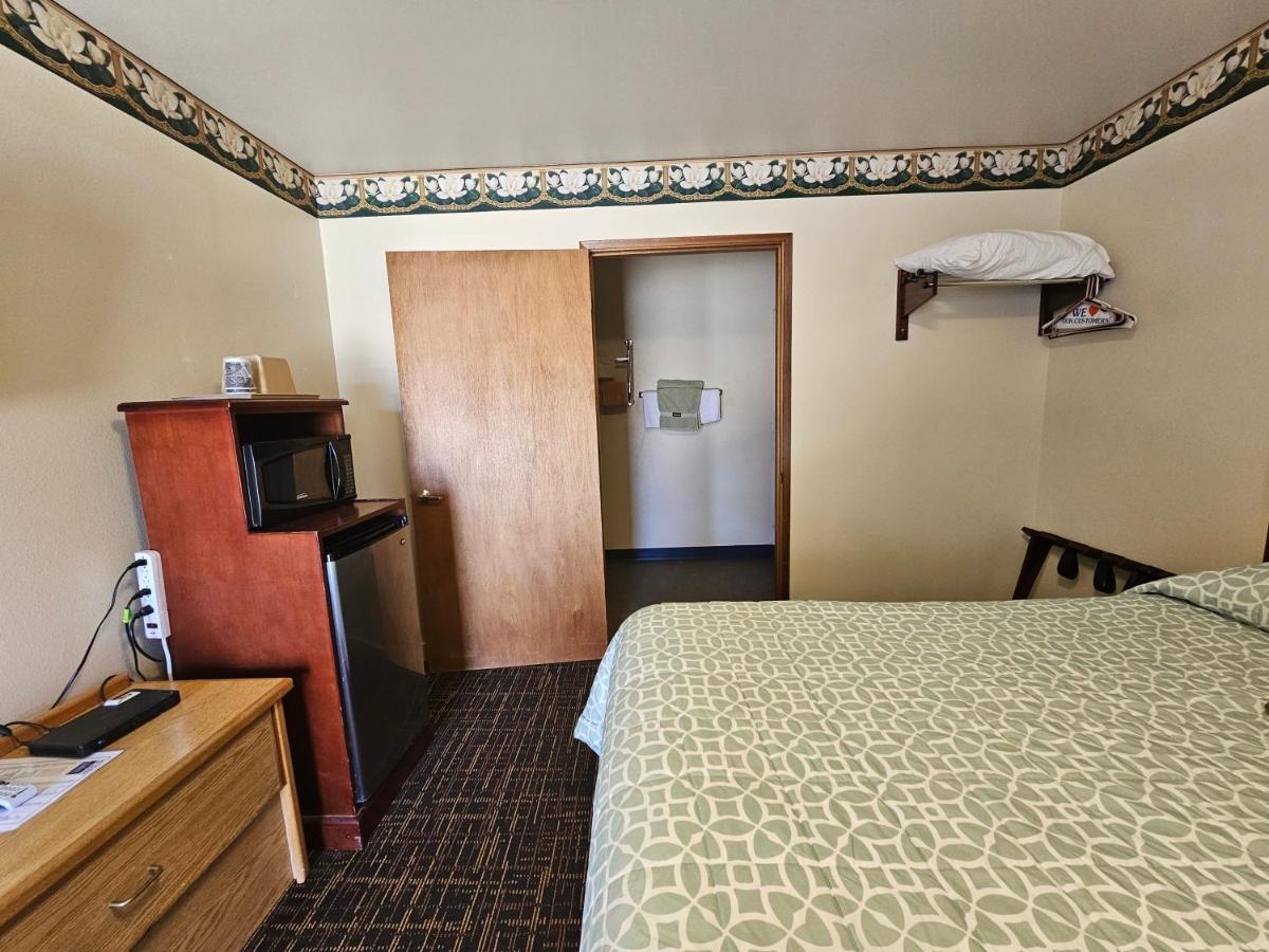 Cle Elum Travelers Inn Екстер'єр фото