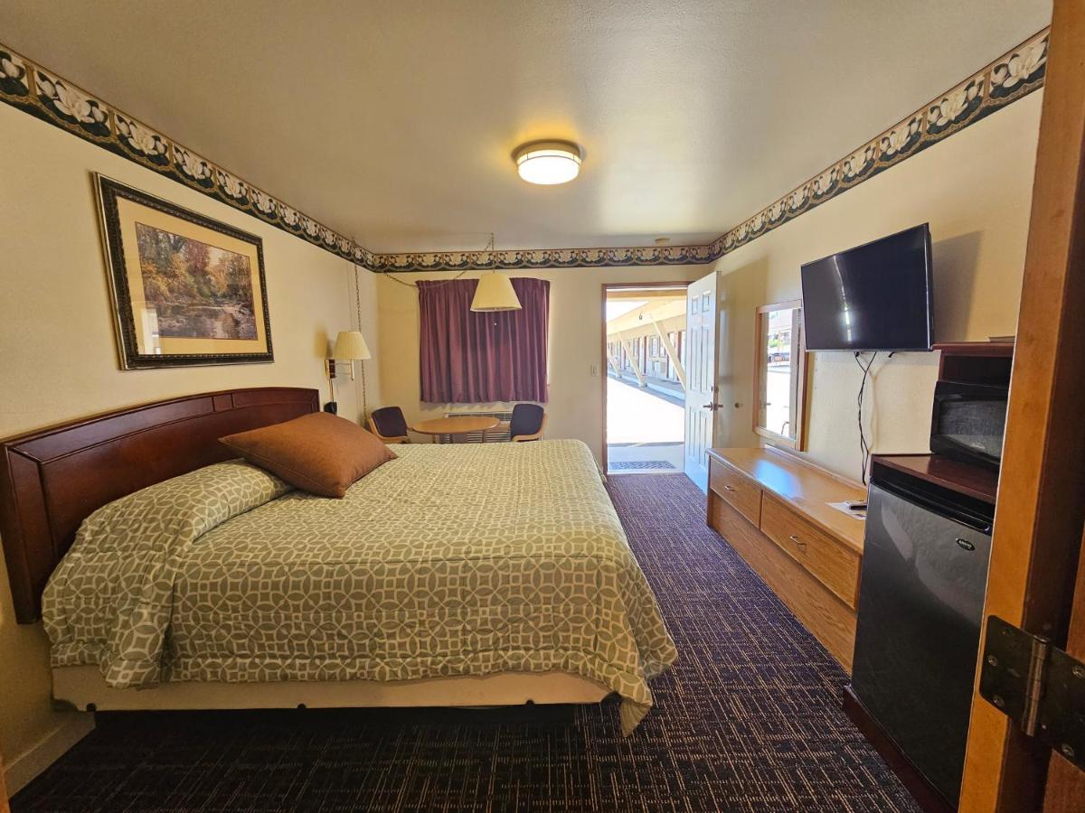 Cle Elum Travelers Inn Екстер'єр фото